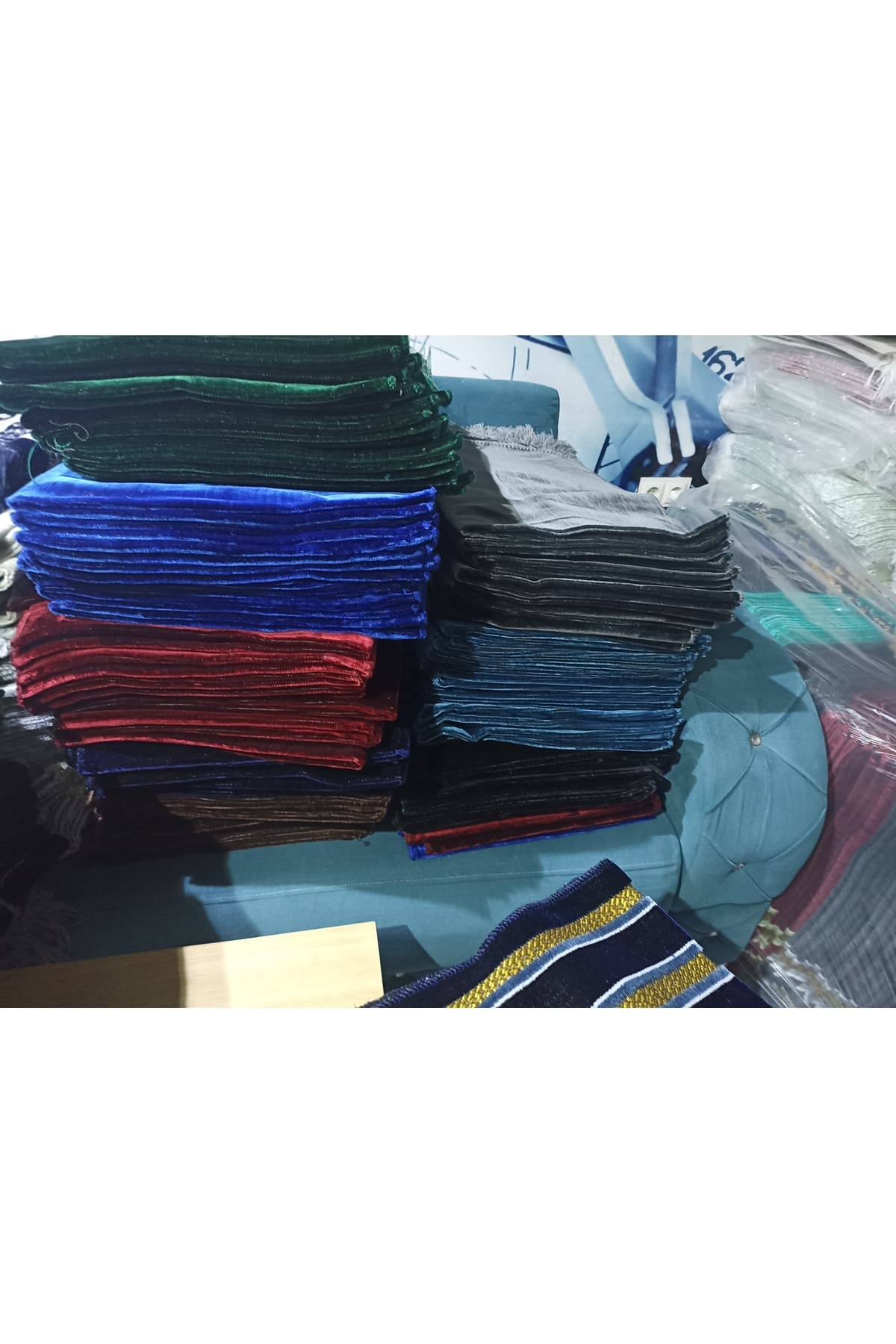 Karma Renk Hiç Desensiz Kadife Seccade Namazlık Dodya İmalat Sık Dokuma Şık 550 600 gram — görsel 3